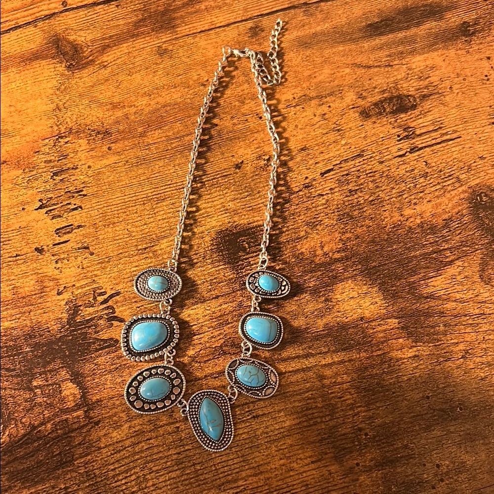 Elegant Silver and Turquoise Necklace
